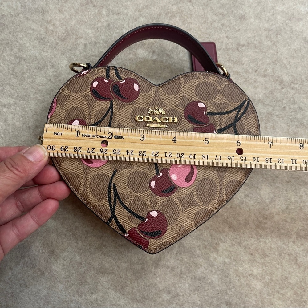 Coach Heart Cherry Signature Canvas Tan Marrón Double Zip Crossbody Purse - Picture 14 of 16